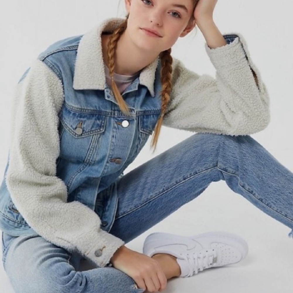 [EUC] Urban Outfitters BDG Two to Tango Denim Sherpa Trucker Jacket - Size M